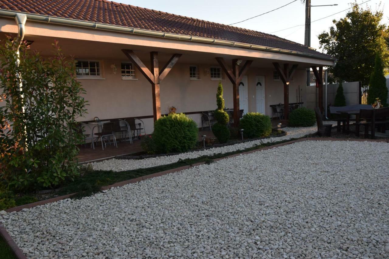 Belany Studios Veľký Meder Εξωτερικό φωτογραφία